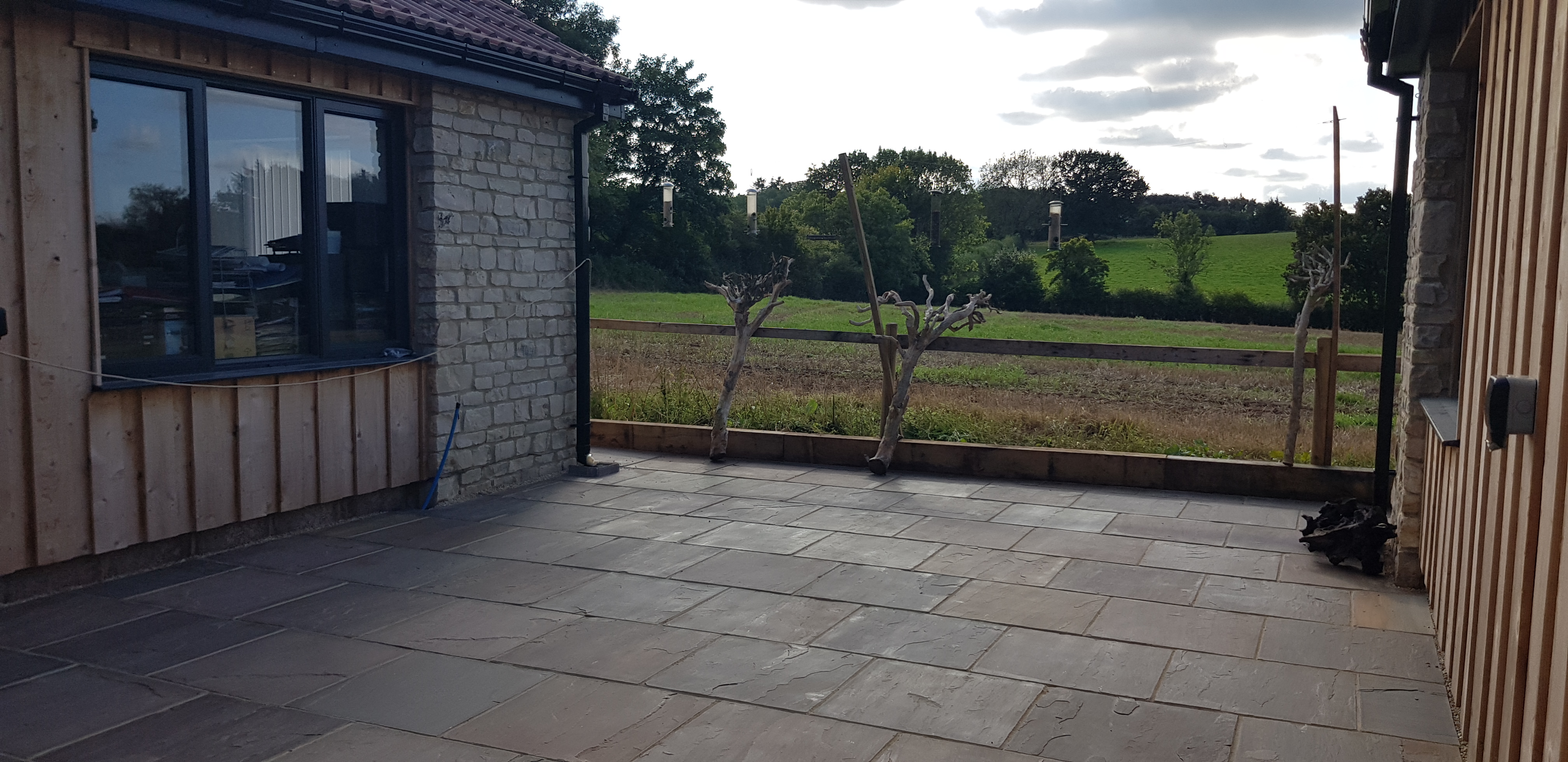 The Apple Yard - New Build Bungalow - Courtyard Patio